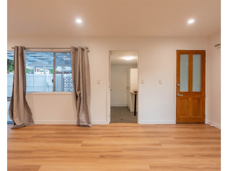 63 Fawkner Street, Chapel Hill QLD 4069