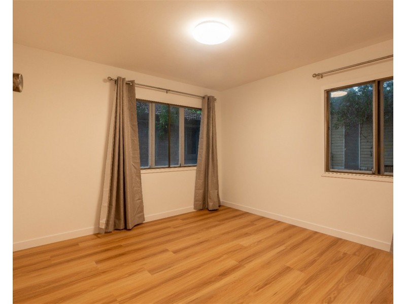 63 Fawkner Street, Chapel Hill QLD 4069