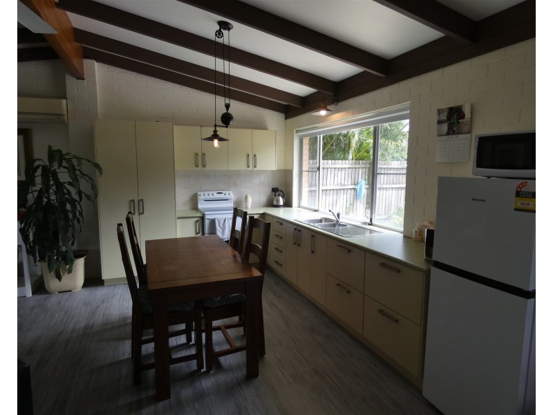 14 Kurrajong Crescent, Point Vernon QLD 4655