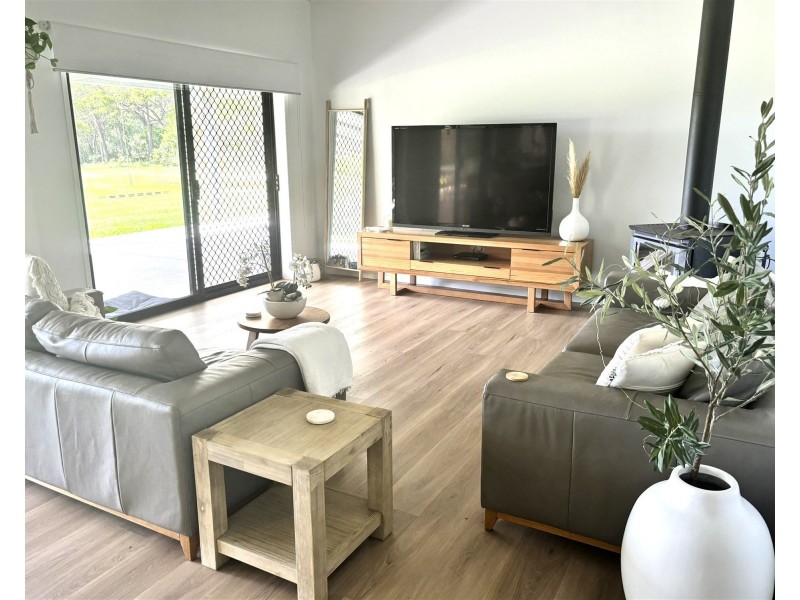 2464 Round Hill Road, Agnes Water QLD 4677