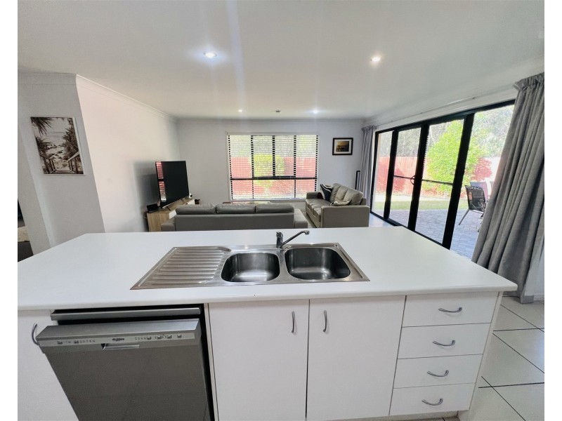 Sandstone Point QLD 4511