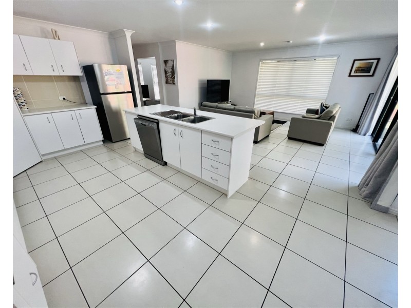 Sandstone Point QLD 4511