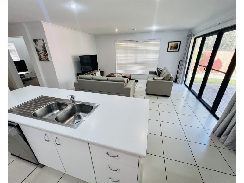 Sandstone Point QLD 4511