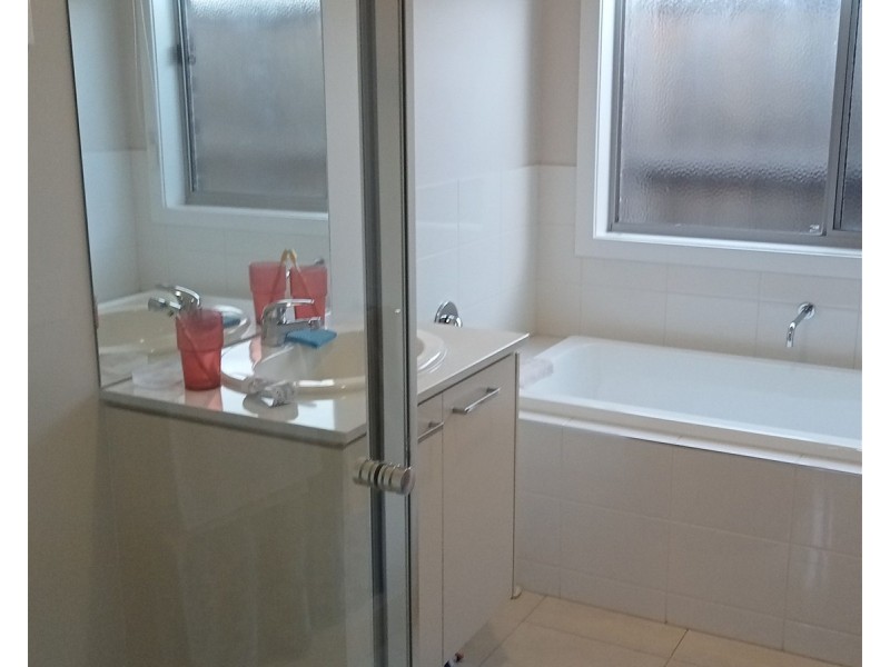 27 Paramount Boulevard, Wyndham Vale VIC 3024