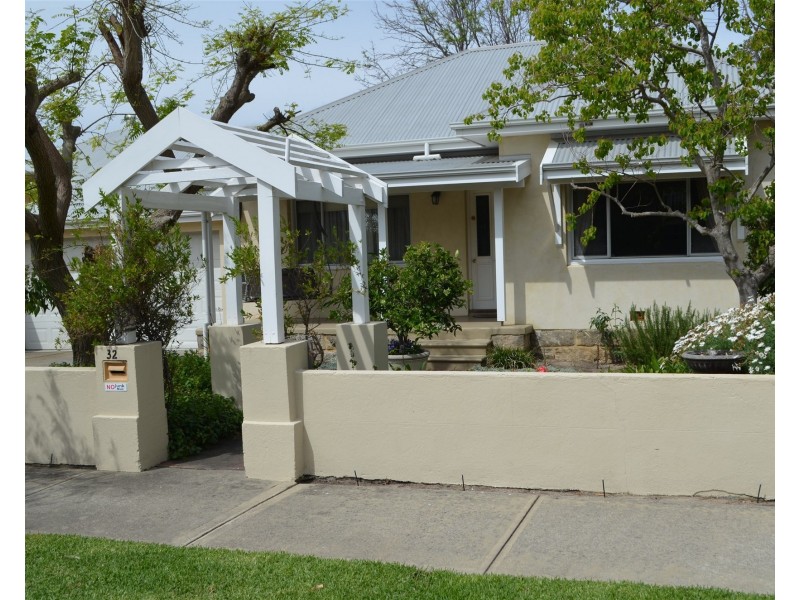 32 Hickory Street, South Fremantle WA 6162