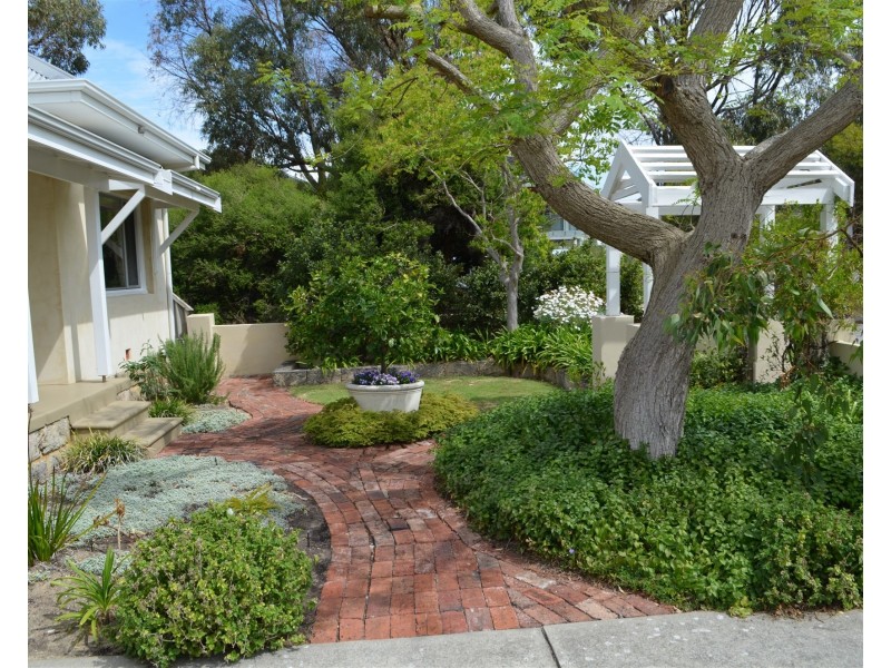 32 Hickory Street, South Fremantle WA 6162