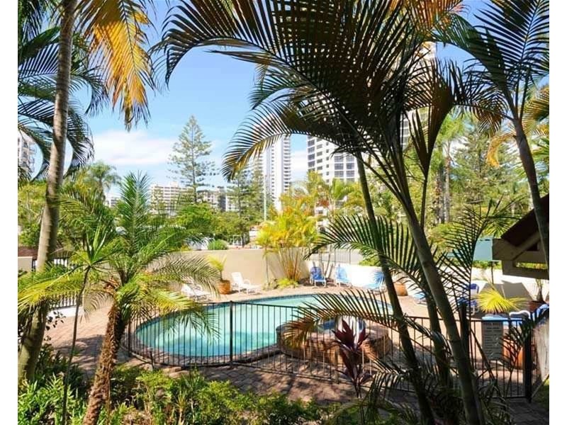 2/18 First Avenue, Broadbeach QLD 4218