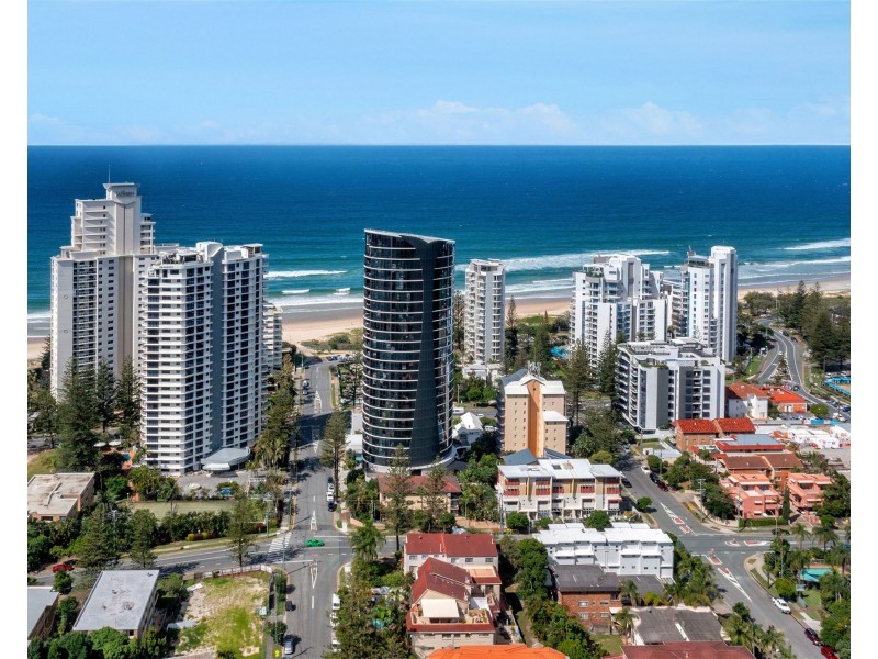 2/18 First Avenue, Broadbeach QLD 4218