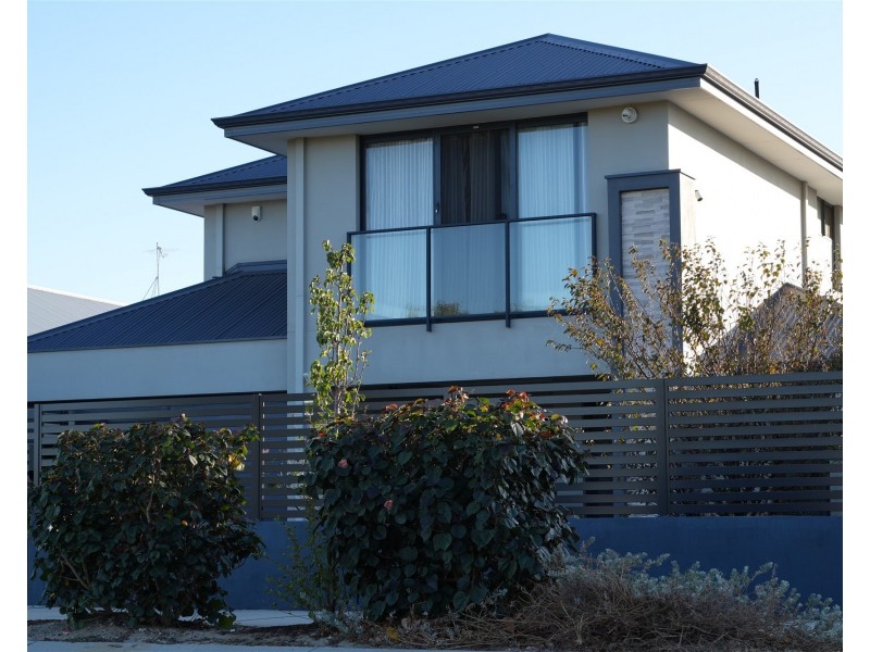 27 Barnevelder Bend, Southern River WA 6110