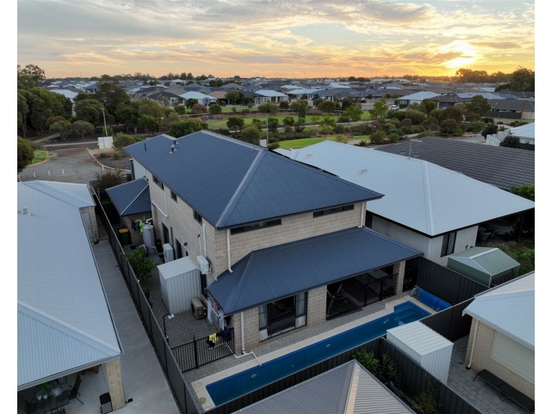 27 Barnevelder Bend, Southern River WA 6110