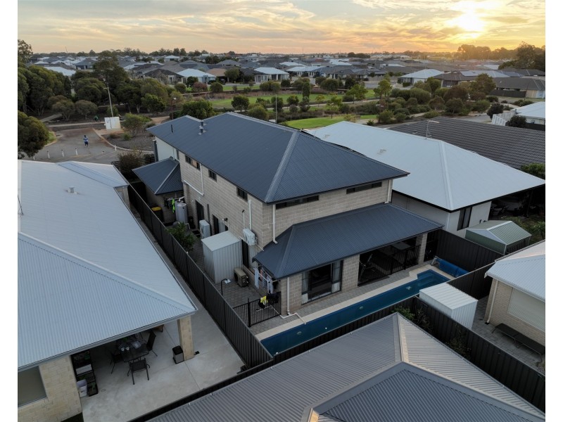 27 Barnevelder Bend, Southern River WA 6110