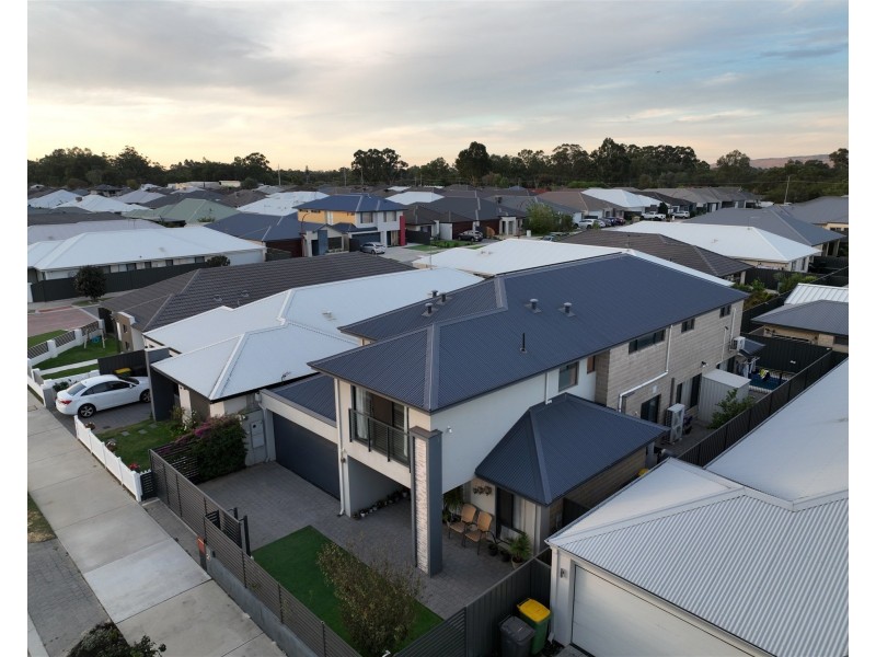 27 Barnevelder Bend, Southern River WA 6110