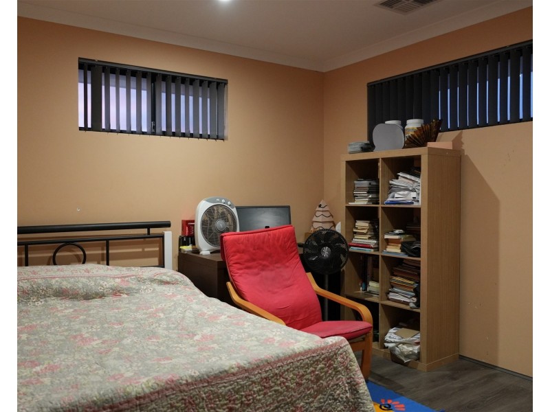 27 Barnevelder Bend, Southern River WA 6110