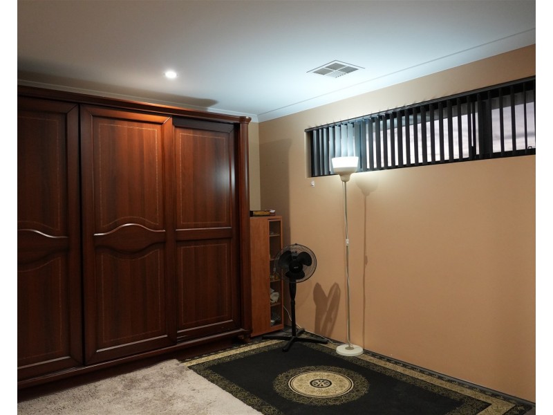 27 Barnevelder Bend, Southern River WA 6110