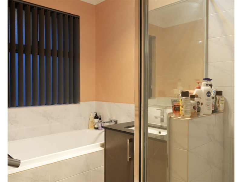 27 Barnevelder Bend, Southern River WA 6110