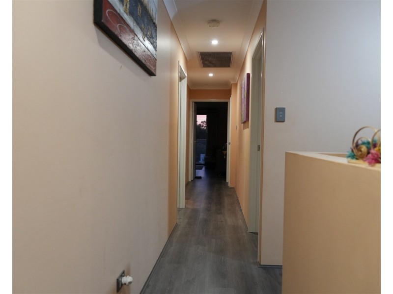 27 Barnevelder Bend, Southern River WA 6110