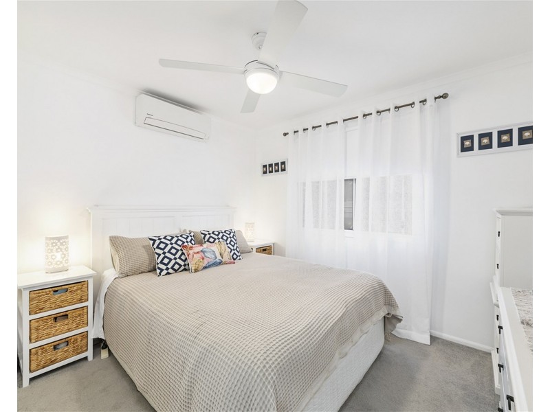 11 Sixth Avenue, Green Point NSW 2251