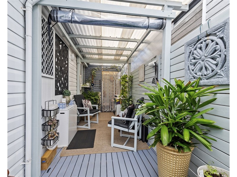 11 Sixth Avenue, Green Point NSW 2251