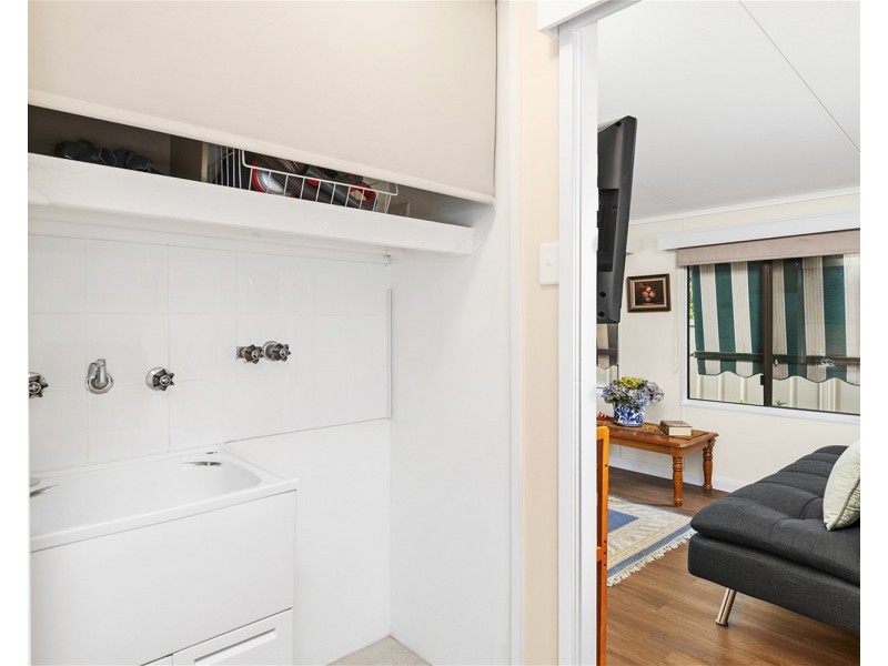 1 River Oak Road, Green Point NSW 2251