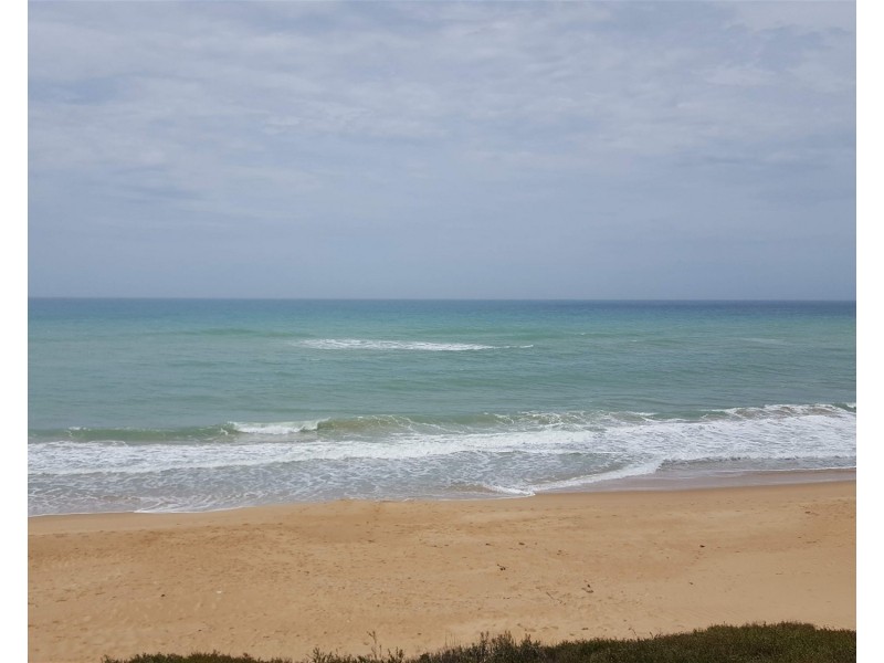 15 Wave cap court, Golden Beach VIC 3851