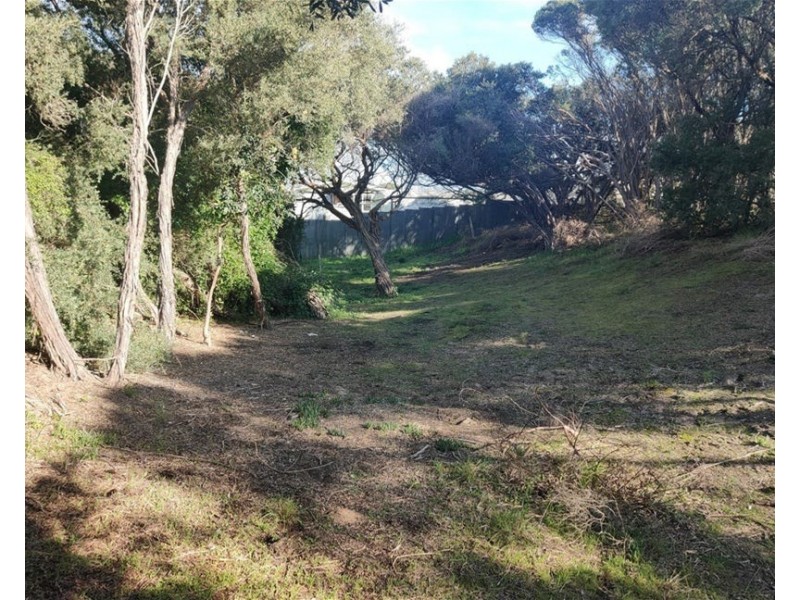 15 Wave cap court, Golden Beach VIC 3851