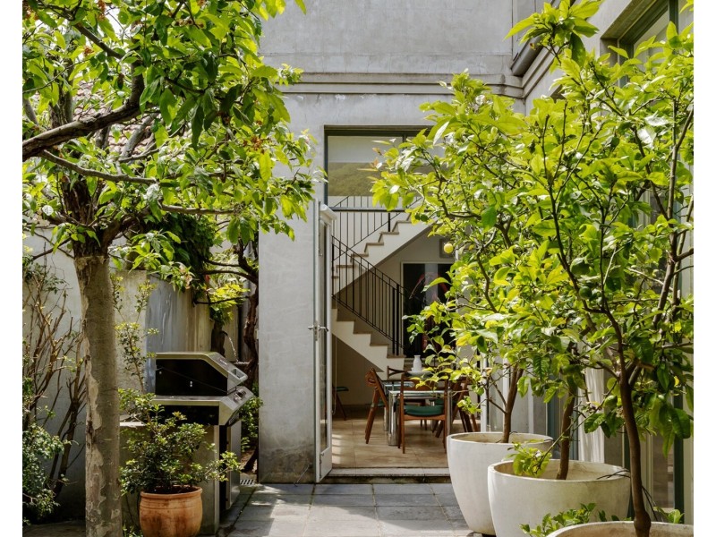 33  Loch St, St Kilda West VIC 3182