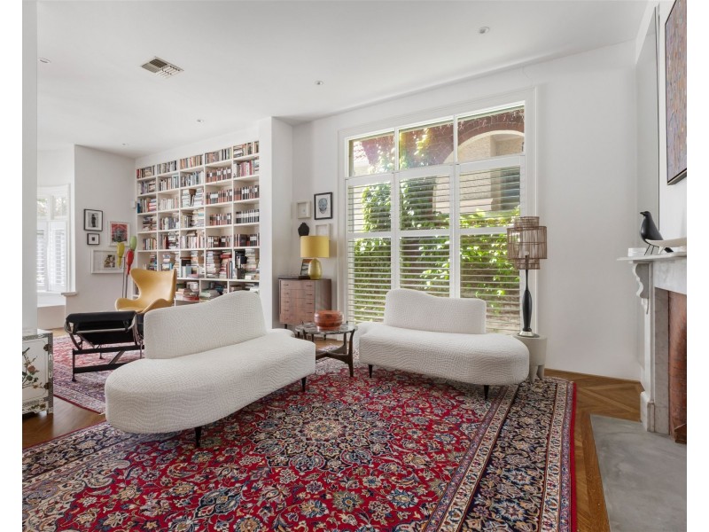 33  Loch St, St Kilda West VIC 3182