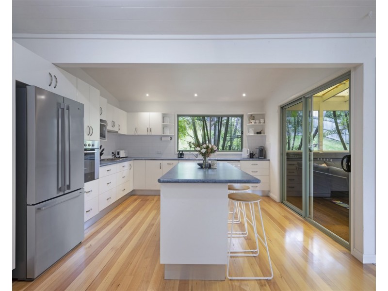 14 Lakeside Dr, Macmasters Beach NSW 2251