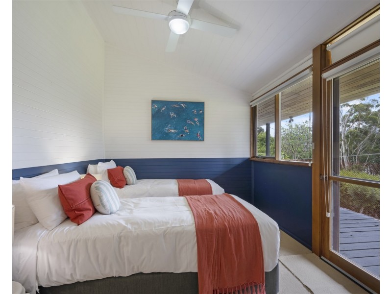 14 Lakeside Dr, Macmasters Beach NSW 2251
