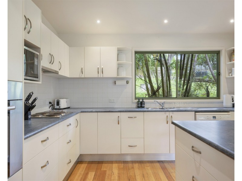 14 Lakeside Dr, Macmasters Beach NSW 2251
