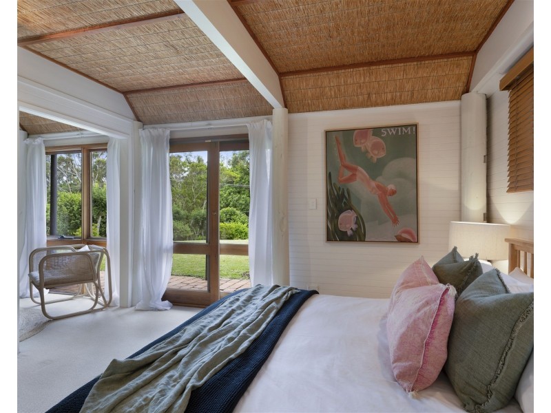 14 Lakeside Dr, Macmasters Beach NSW 2251