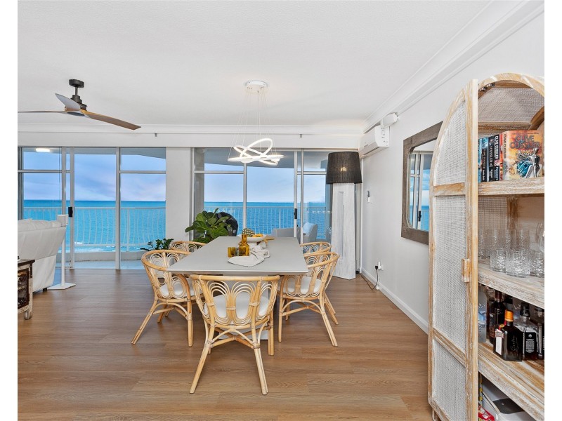 19E/238 The Esplanade, Miami QLD 4220