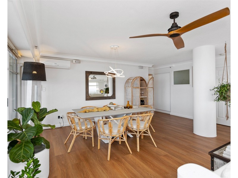 19E/238 The Esplanade, Miami QLD 4220