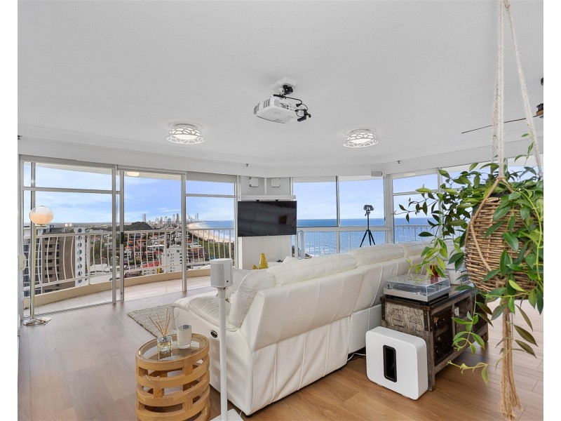 19E/238 The Esplanade, Miami QLD 4220