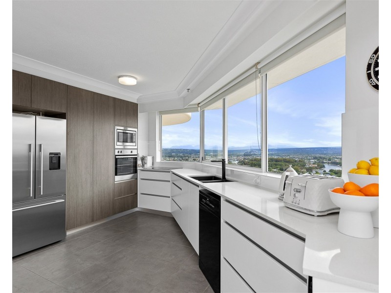 19E/238 The Esplanade, Miami QLD 4220