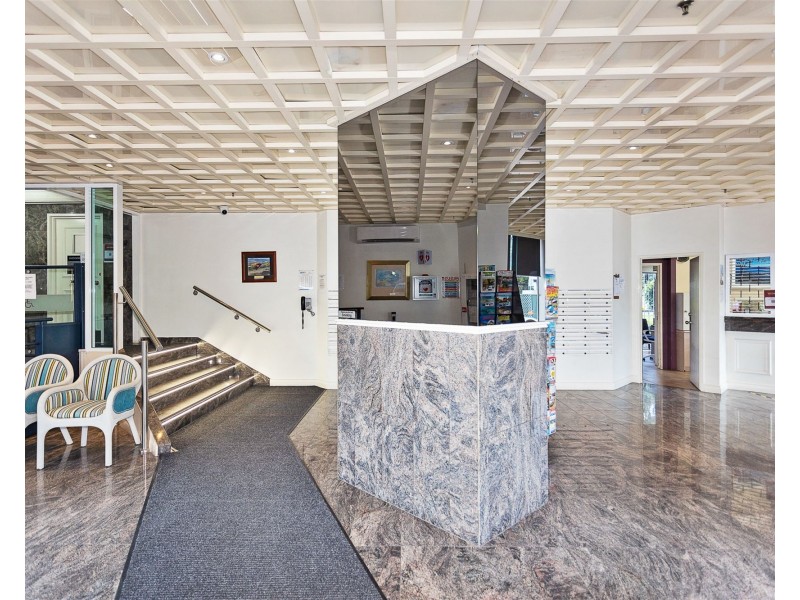 19E/238 The Esplanade, Miami QLD 4220