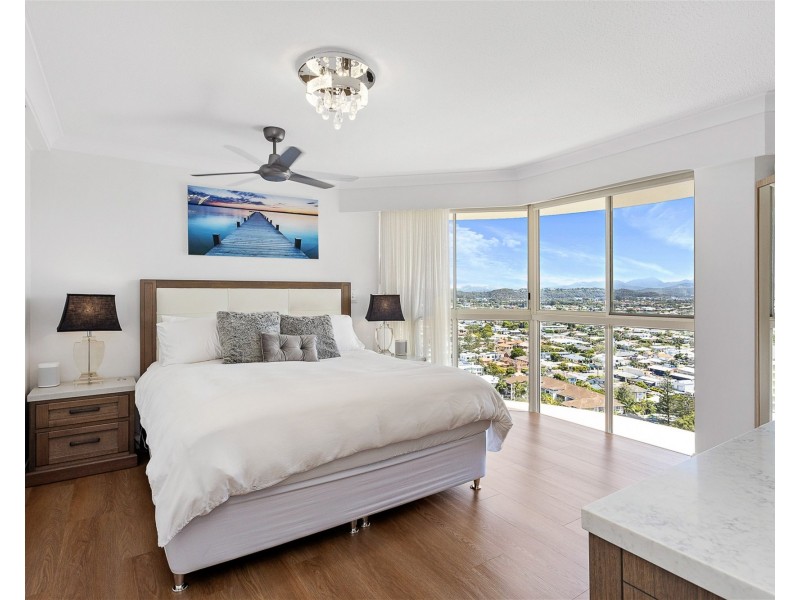 19E/238 The Esplanade, Miami QLD 4220