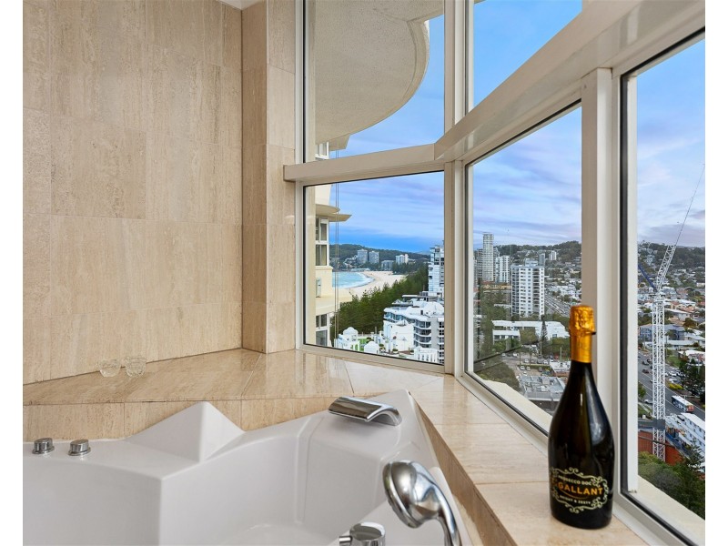 19E/238 The Esplanade, Miami QLD 4220