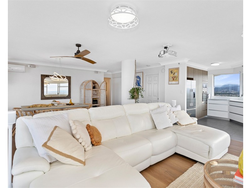 19E/238 The Esplanade, Miami QLD 4220
