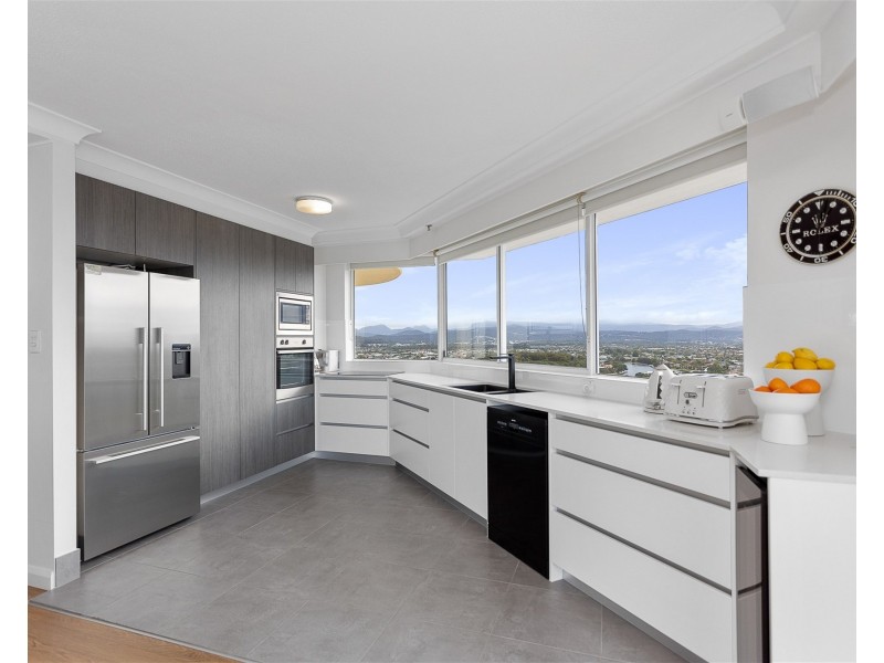 19E/238 The Esplanade, Miami QLD 4220