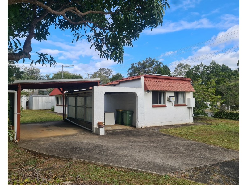 2-4 Curlew Street, Macleay Island QLD 4184