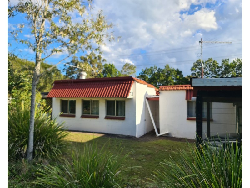 2-4 Curlew Street, Macleay Island QLD 4184