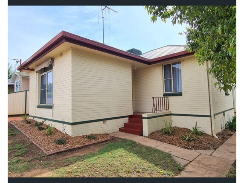 19 Dalley Street, Parkes NSW 2870
