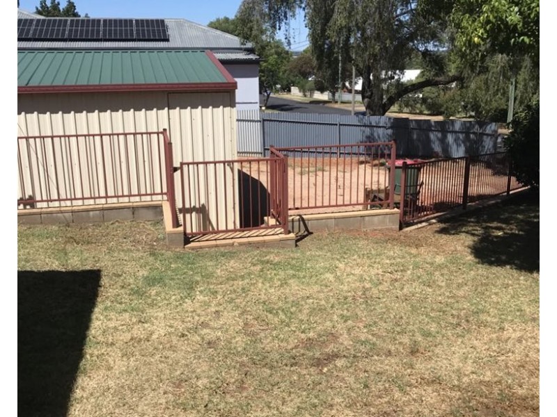 19 Dalley Street, Parkes NSW 2870