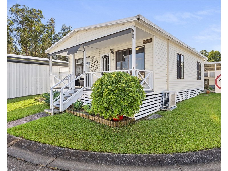 10 Seventh Avenue, Green Point NSW 2251