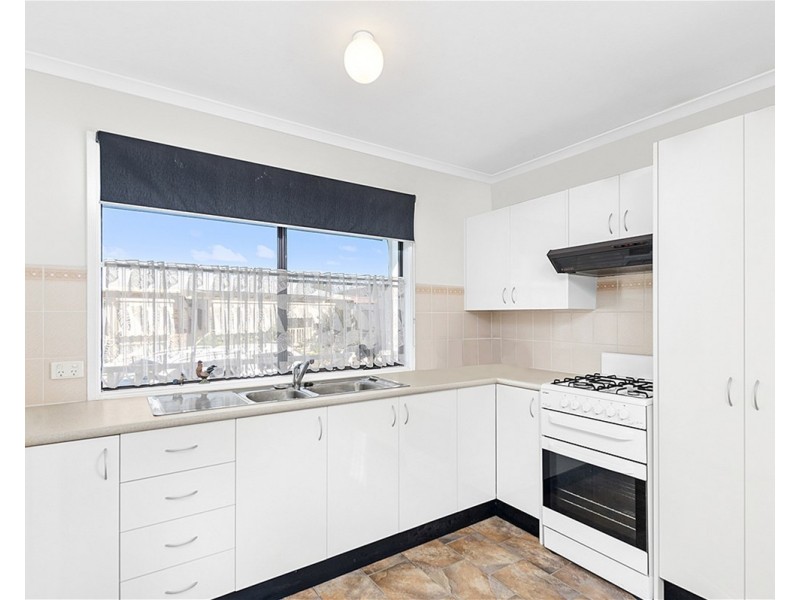 10 Seventh Avenue, Green Point NSW 2251