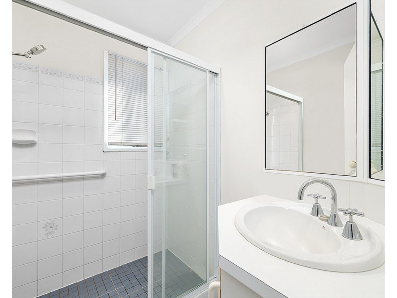 10 Seventh Avenue, Green Point NSW 2251