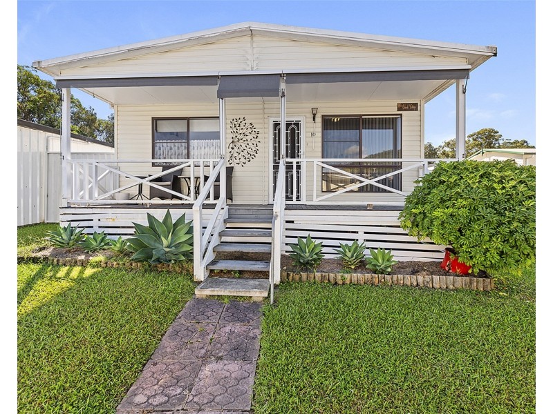 10 Seventh Avenue, Green Point NSW 2251
