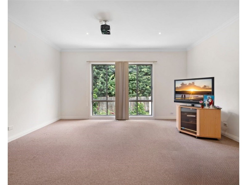 33 Embling Avenue, South Morang VIC 3752