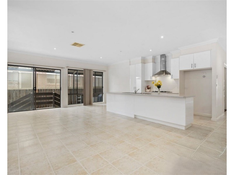 33 Embling Avenue, South Morang VIC 3752